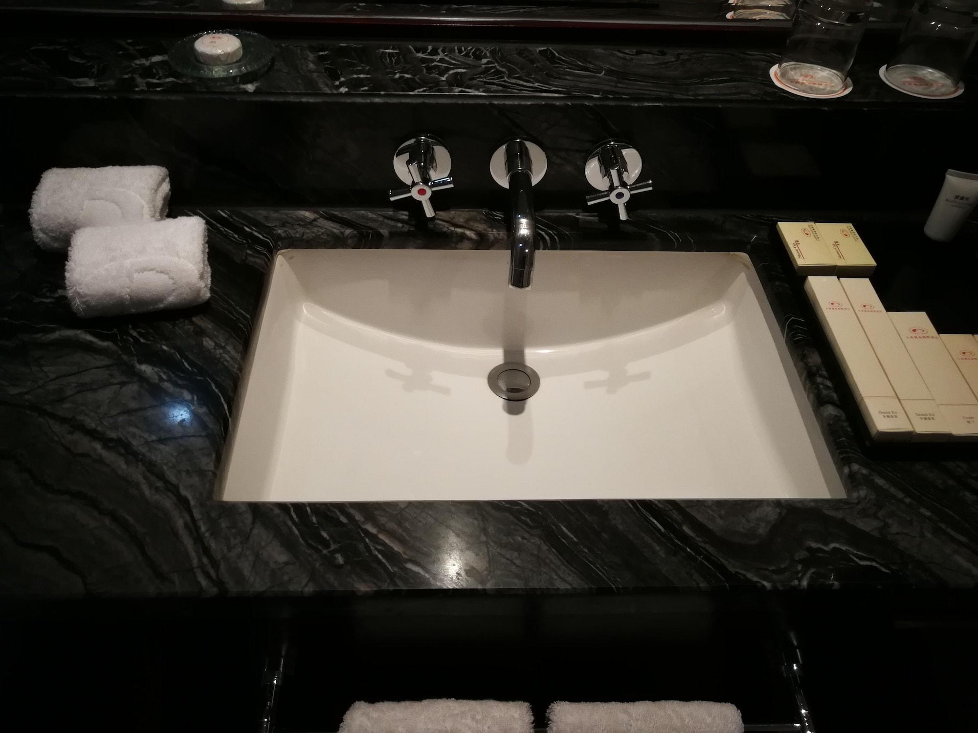 Daysun International Hotel Guangzhou Exteriör bild