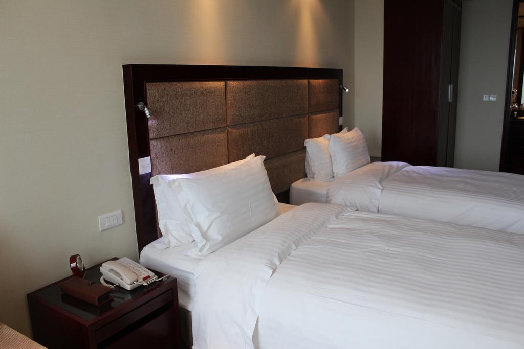 Daysun International Hotel Guangzhou Exteriör bild